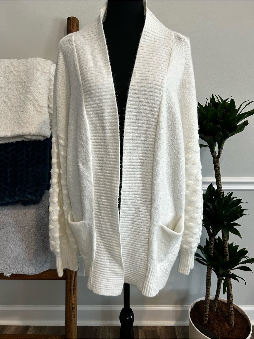 Vince Camuto Ivory Open-Front Pom-Sleeve Cardigan Size Large